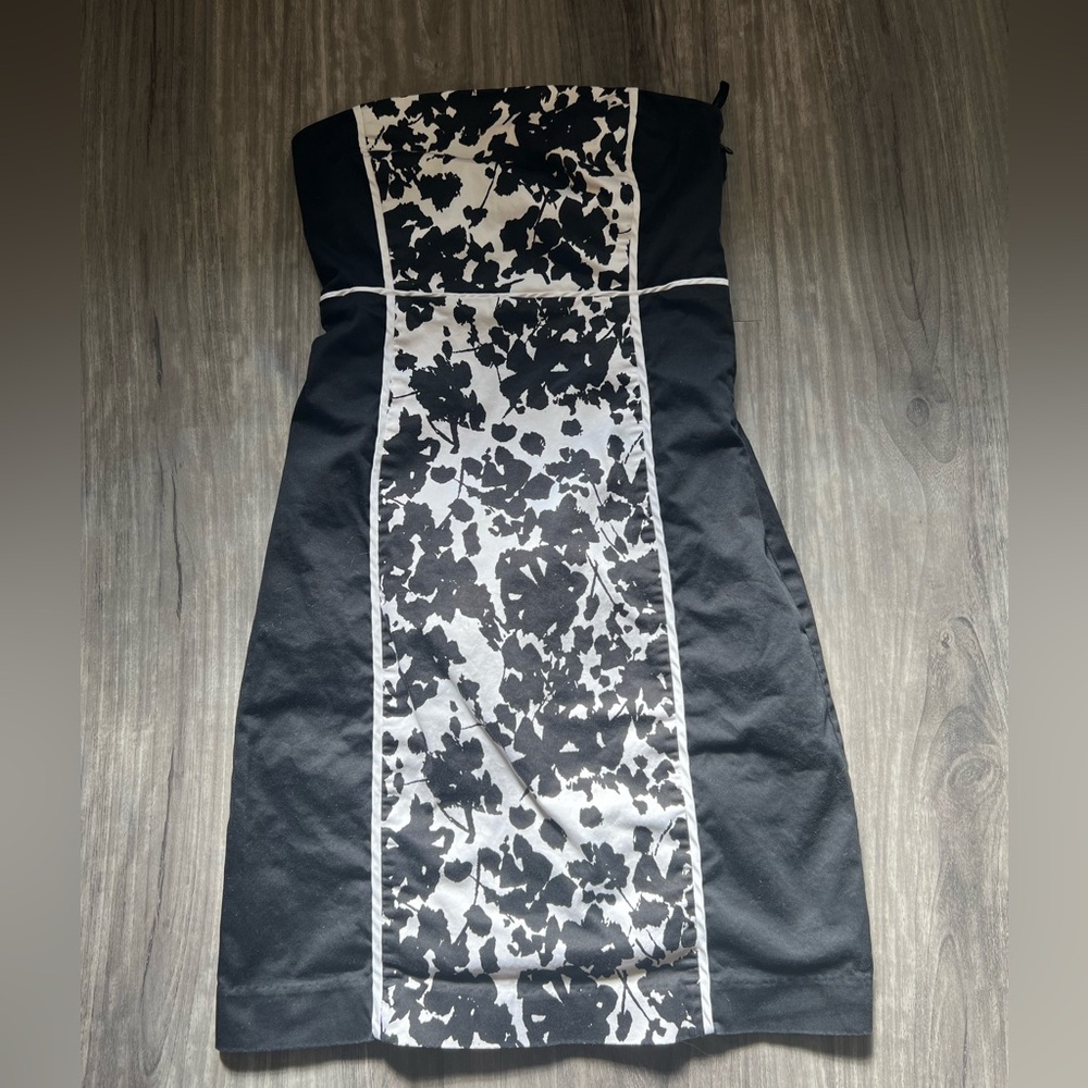 ‼️6/$12‼️ New York & Company black and white strapless dress